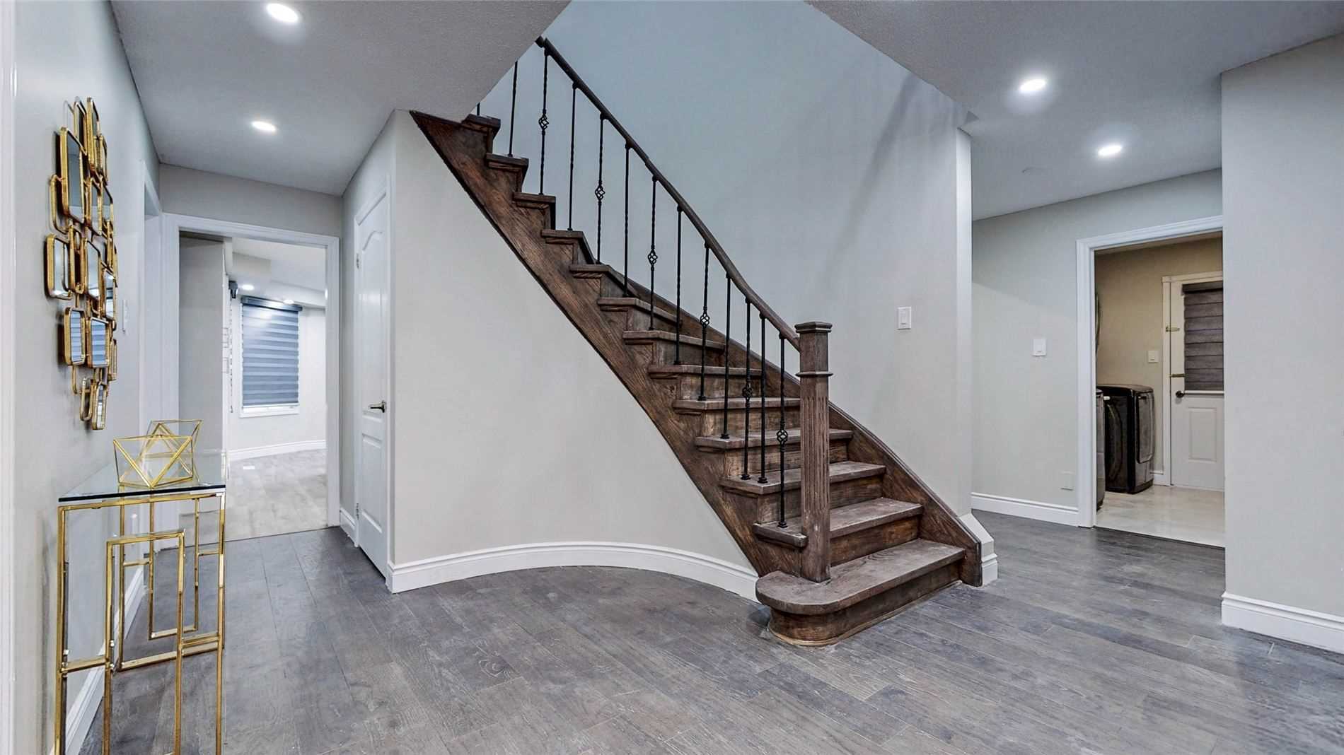 16 Lone Oak Ave