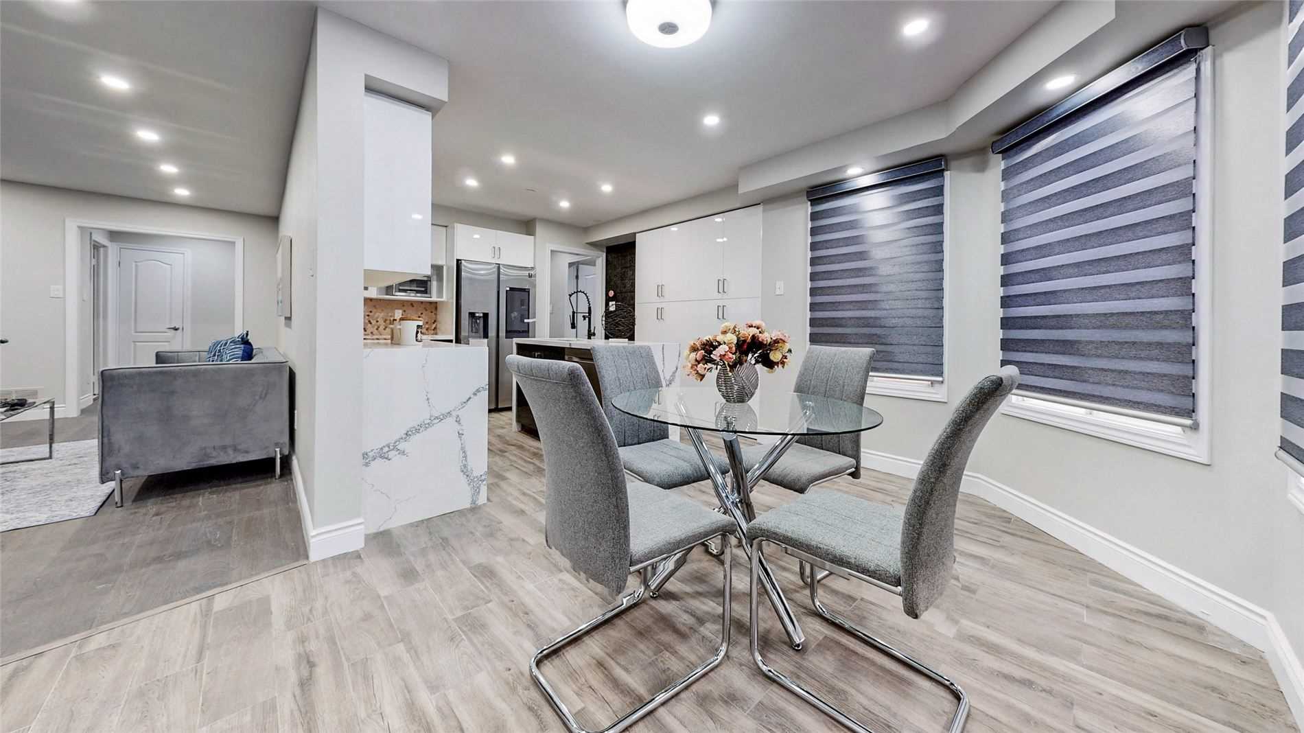 16 Lone Oak Ave