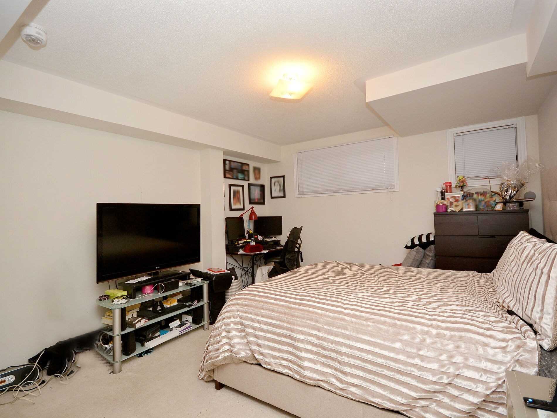 Listing W5875121 - Large Photo # 21