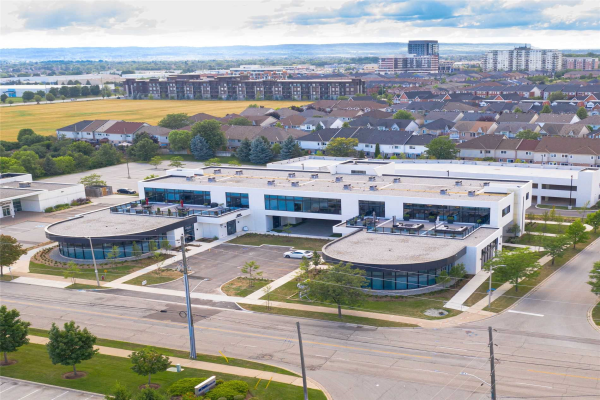 5045 Mainway, Burlington