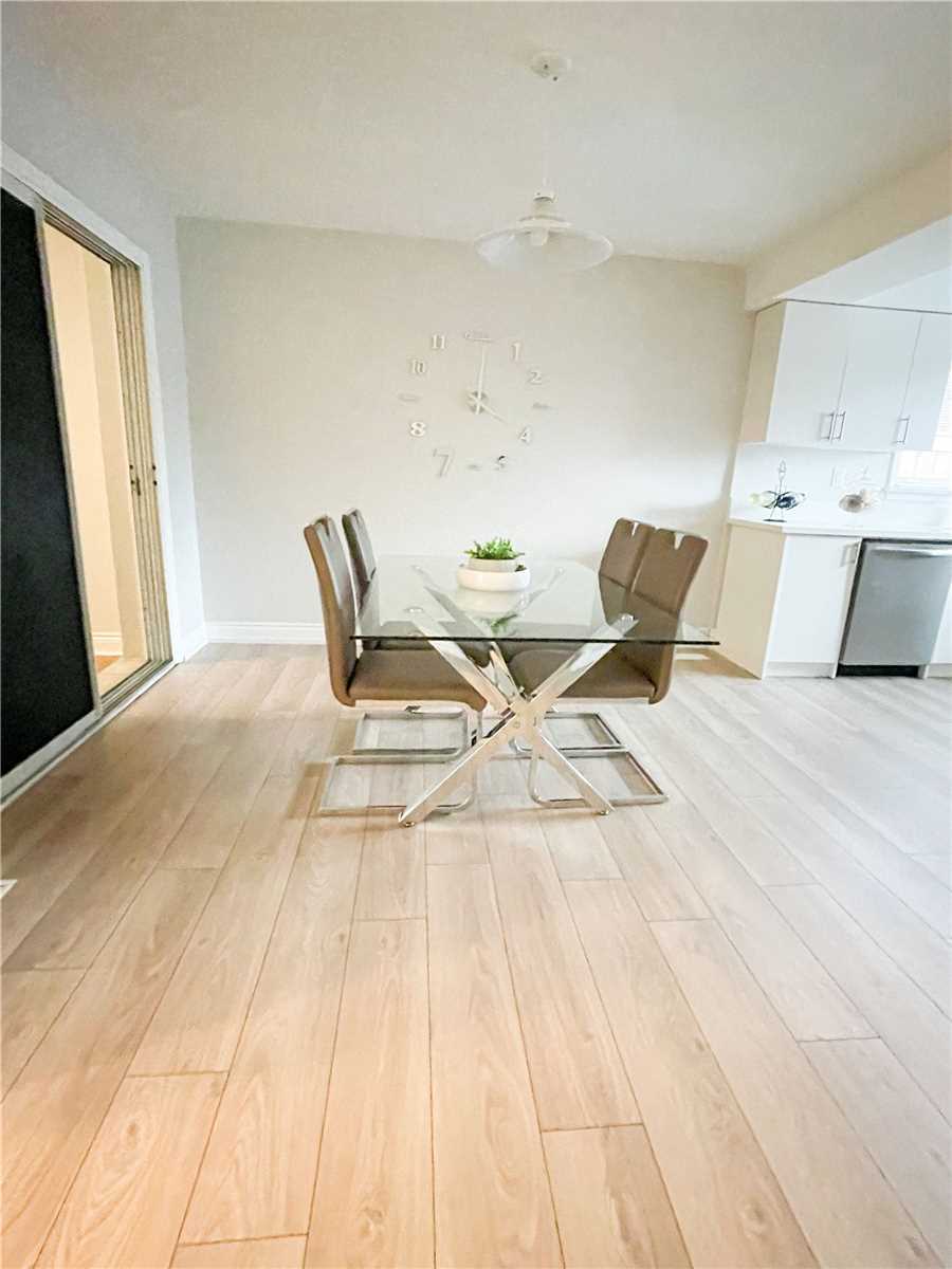 Listing W5875935 - Large Photo # 11