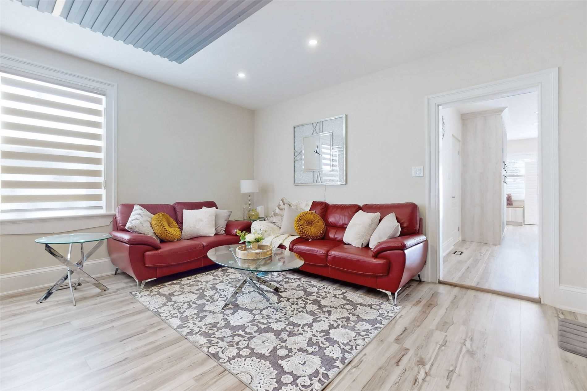 Listing W5876367 - Large Photo # 4