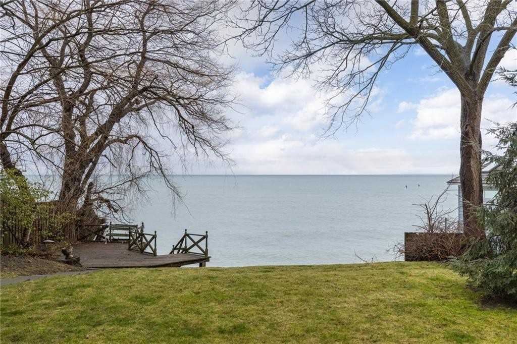 Listing W5876537 - Large Photo # 1