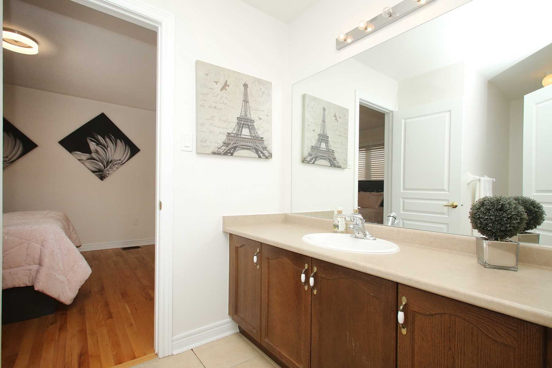 18 Covebank Cres