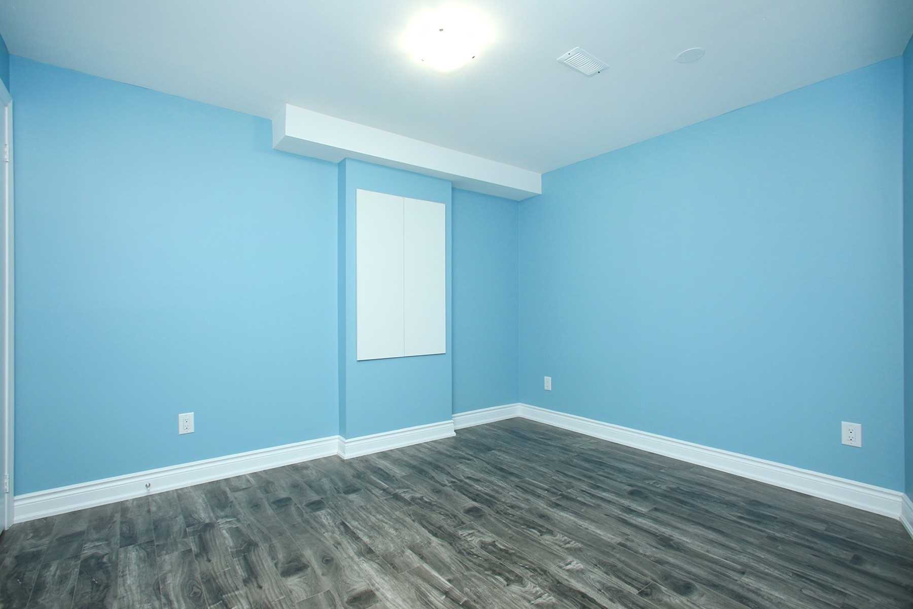 18 Covebank Cres