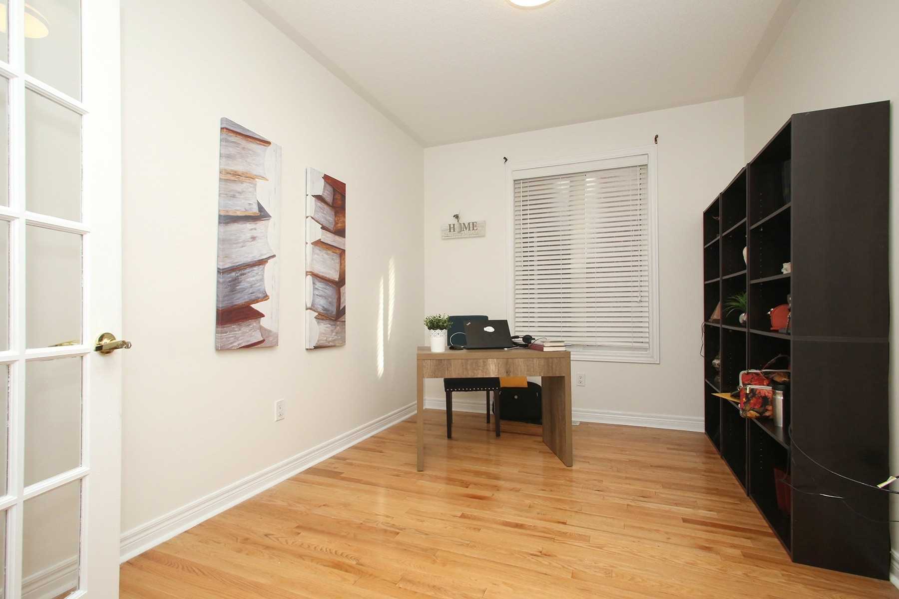 18 Covebank Cres