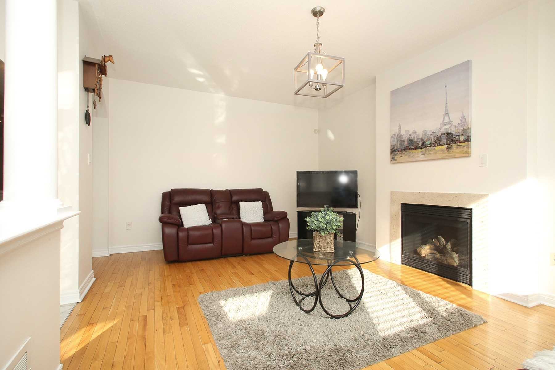 18 Covebank Cres
