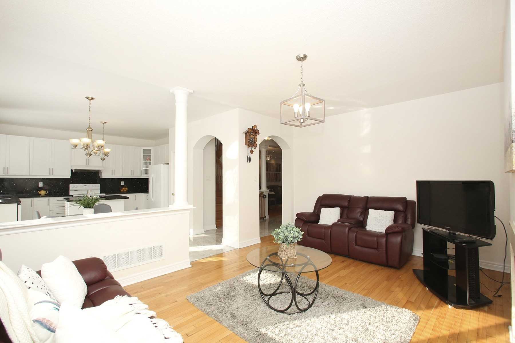 18 Covebank Cres
