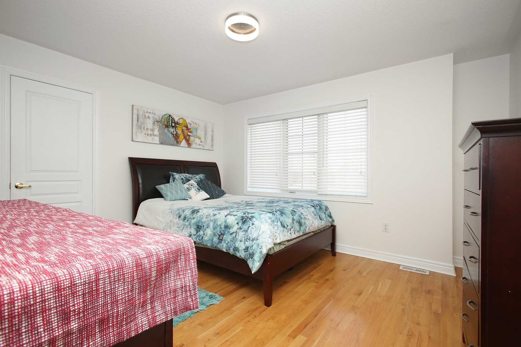 18 Covebank Cres