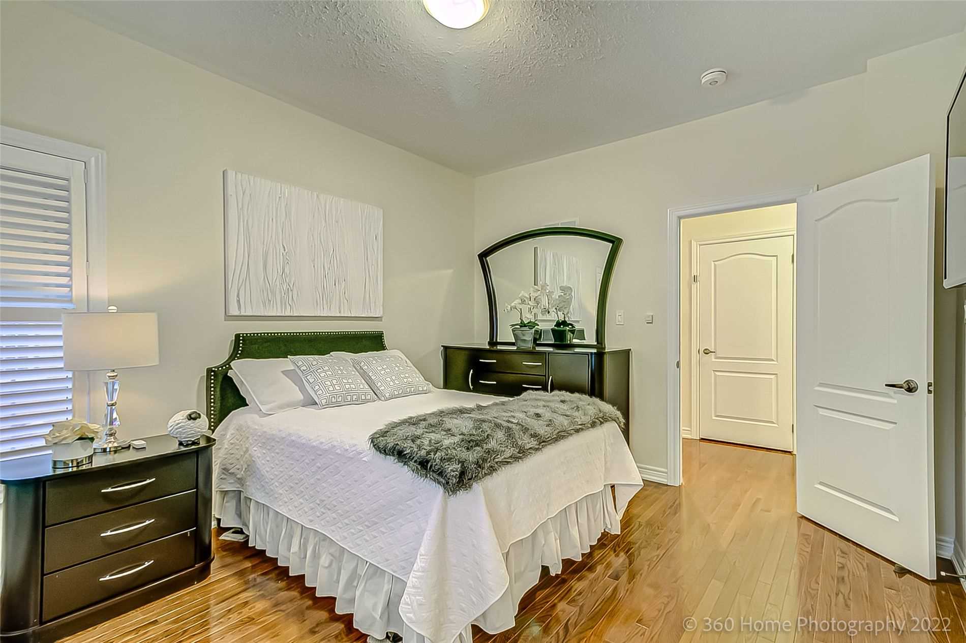 Listing W5877122 - Large Photo # 16