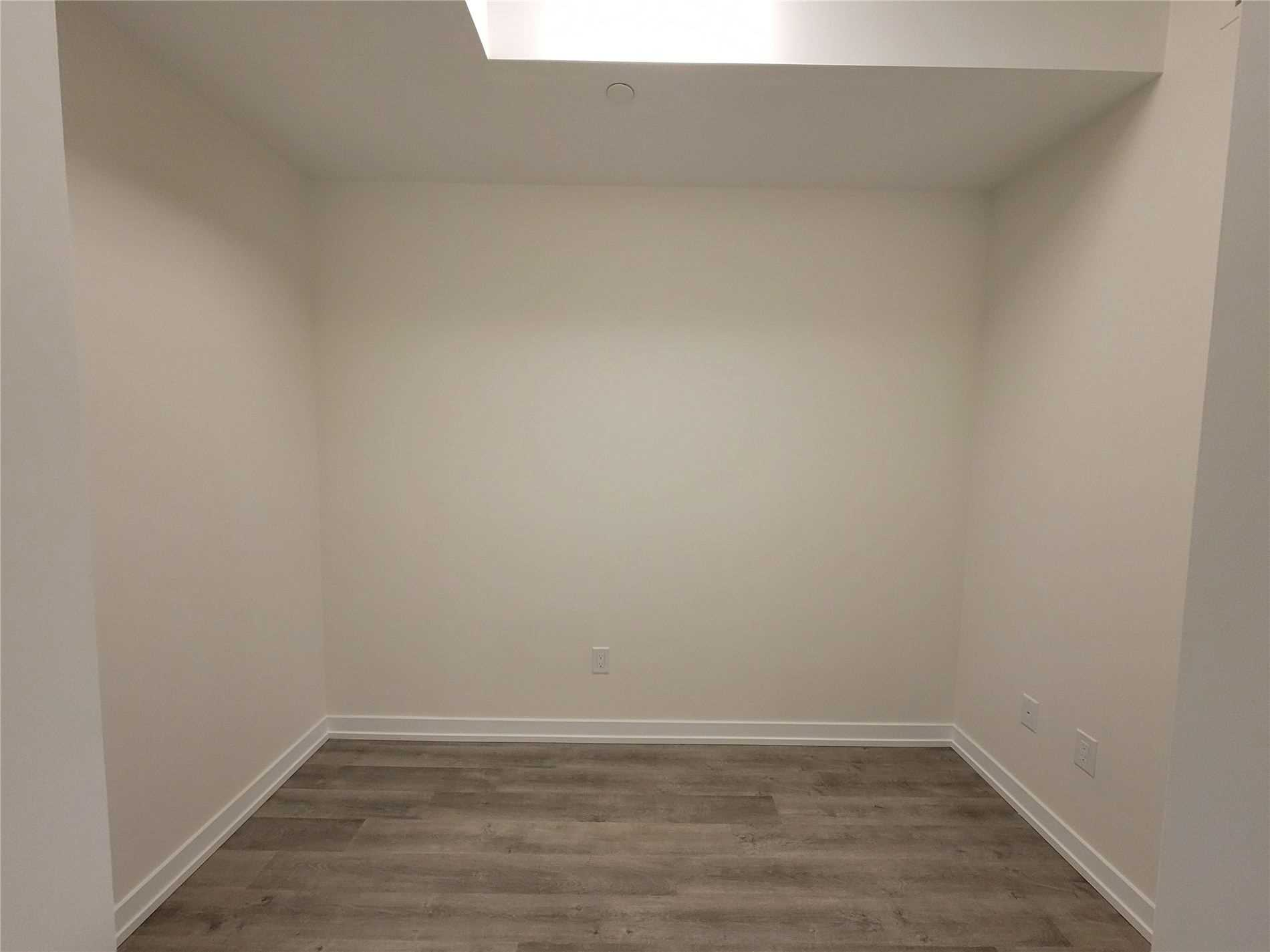 Listing W5877131 - Large Photo # 8