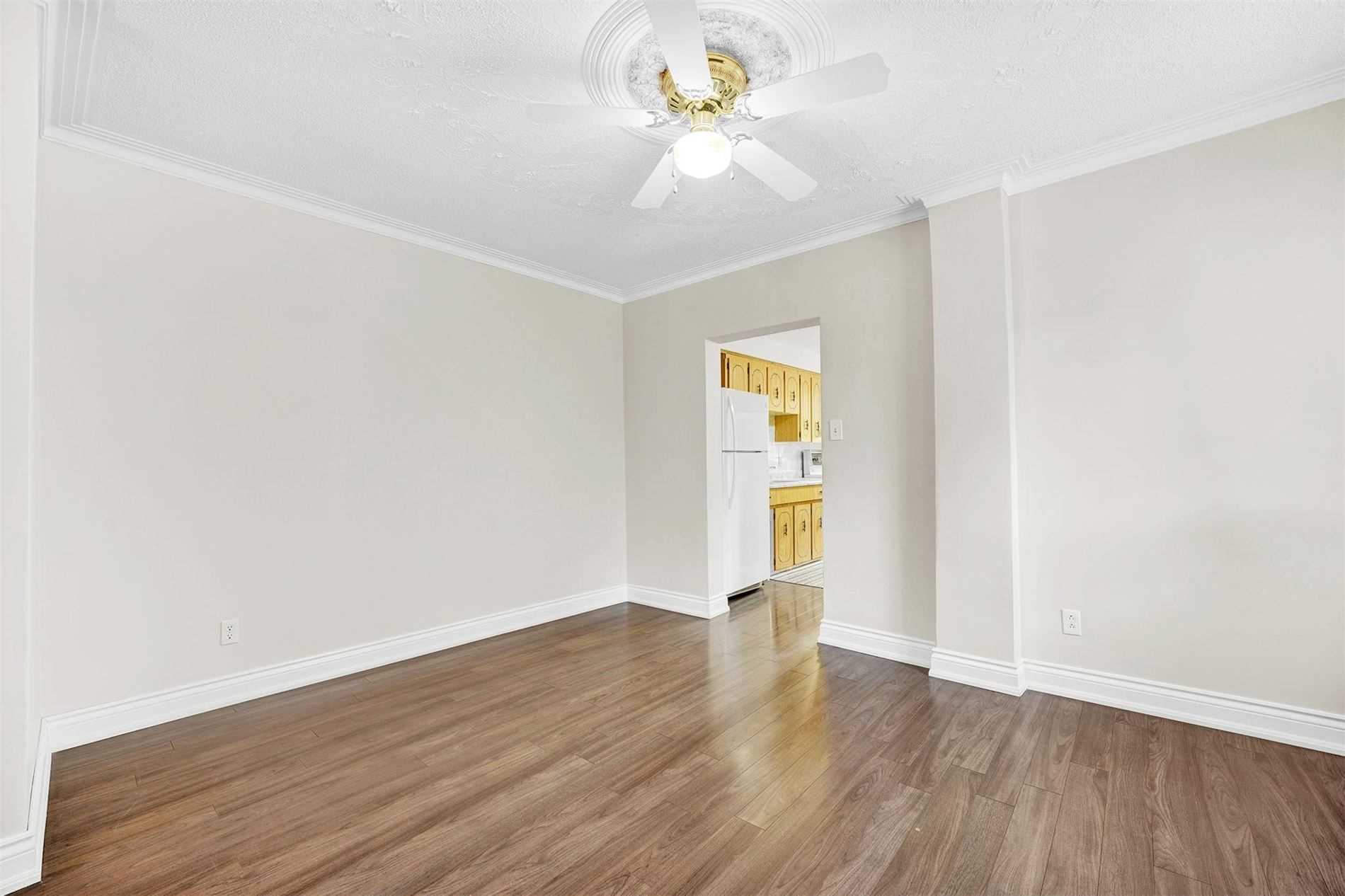 Listing W5877149 - Large Photo # 12