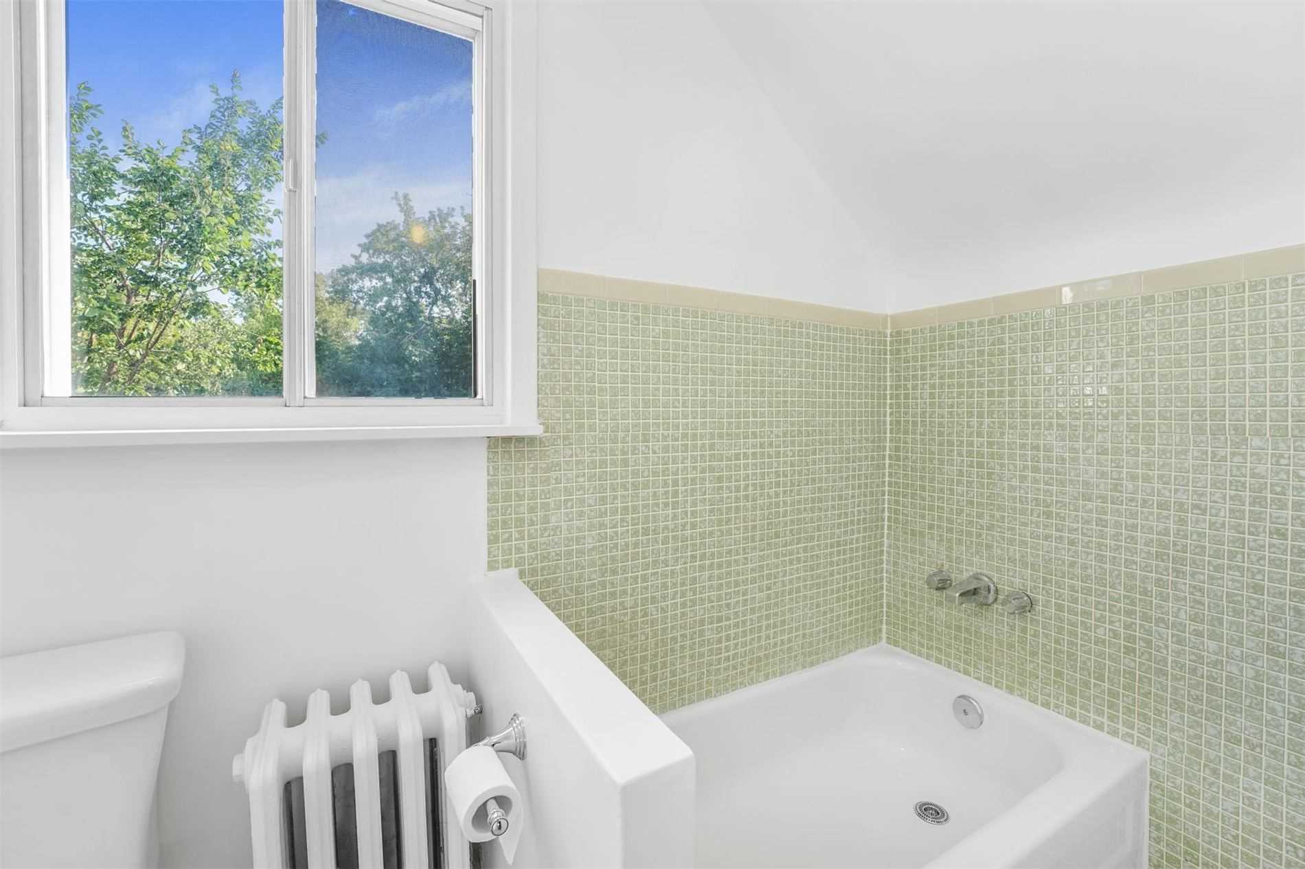 Listing W5877149 - Large Photo # 19