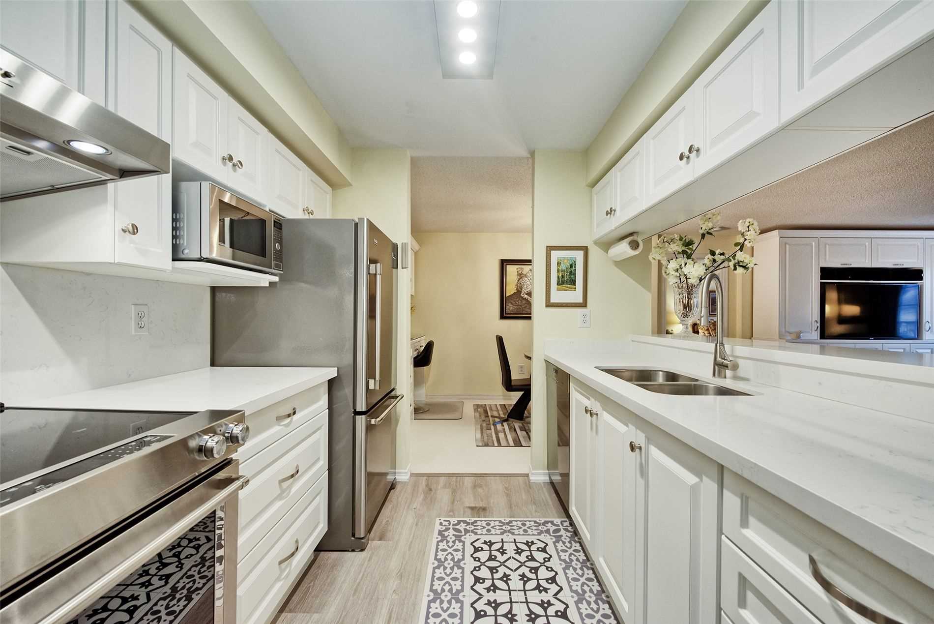 Listing W5877610 - Large Photo # 4