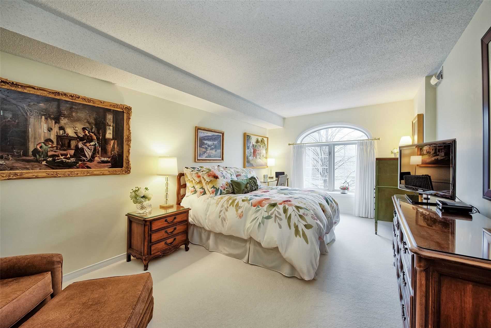 Listing W5877610 - Large Photo # 11