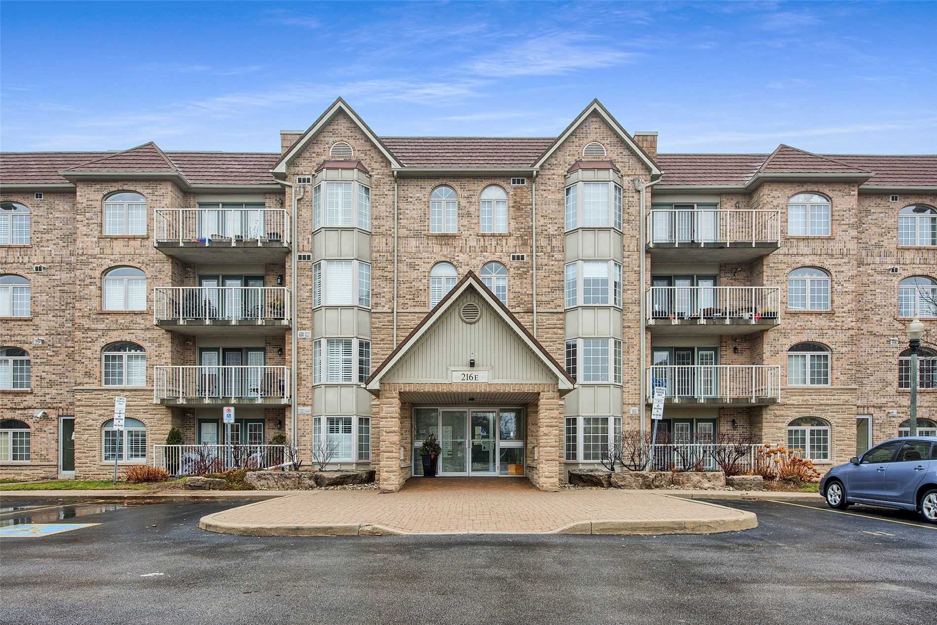 Listing W5877610 - Large Photo # 1