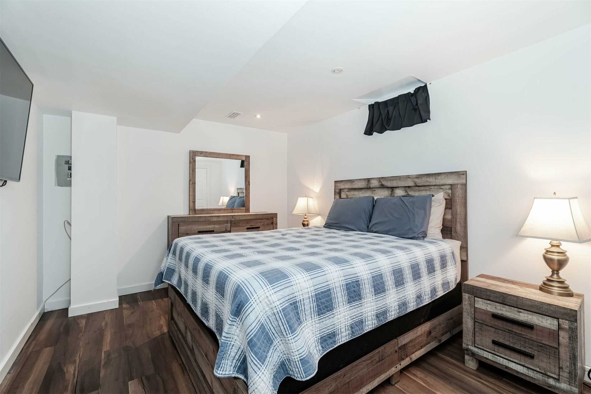 Listing W5877723 - Large Photo # 24