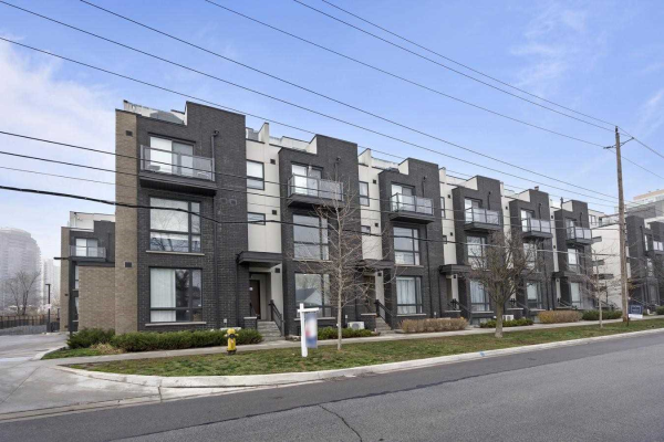 26 Fieldway Rd, Toronto
