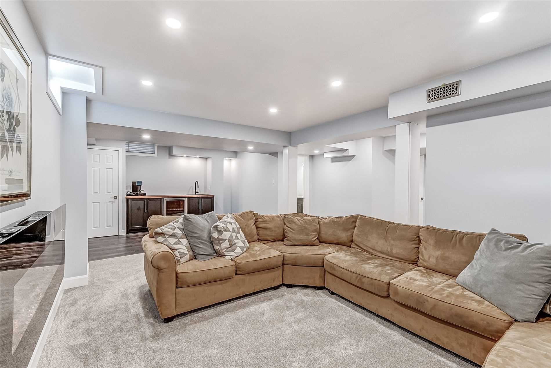 574 Gardenbrook Ave