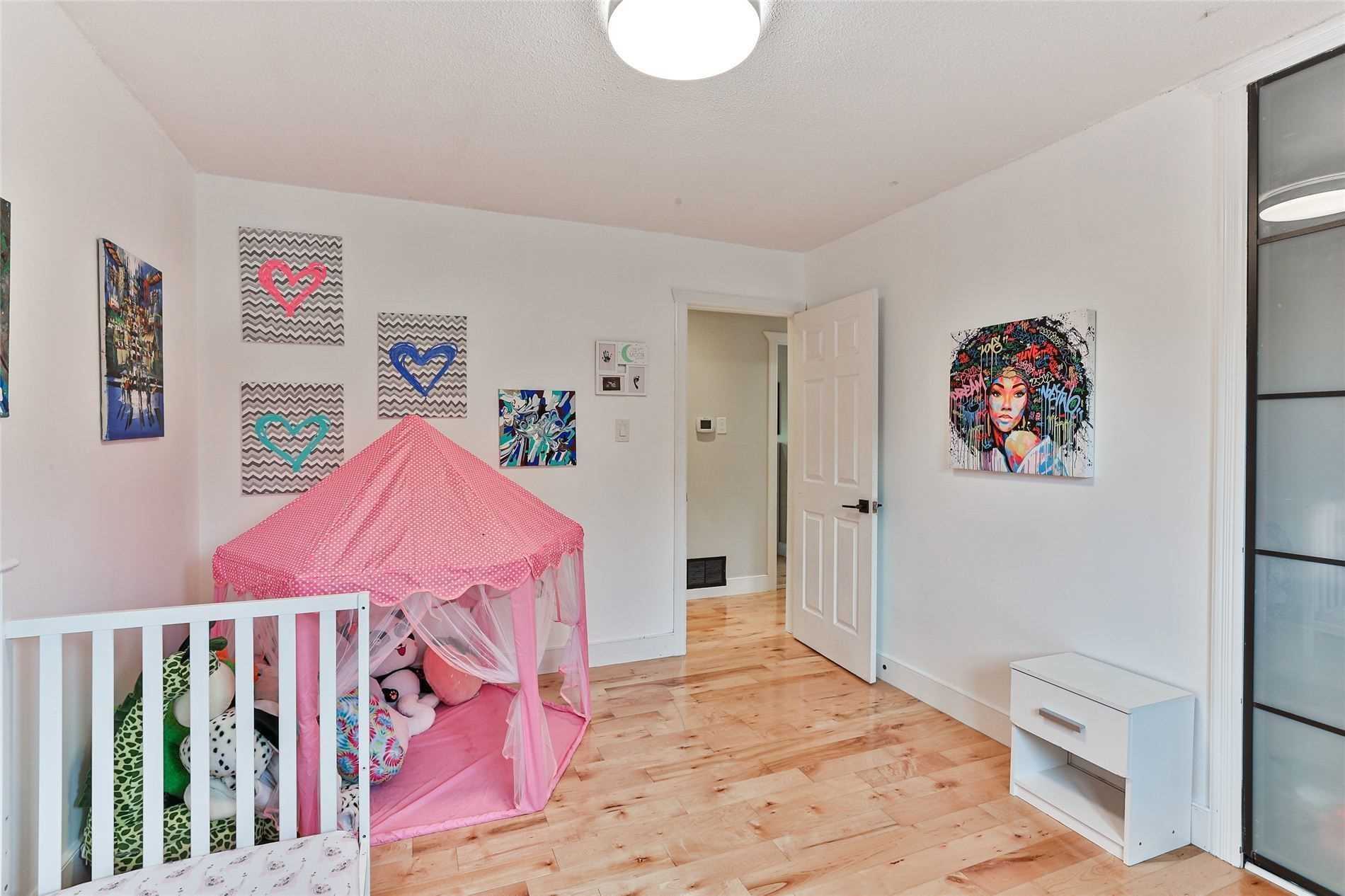 Listing W5877911 - Large Photo # 17