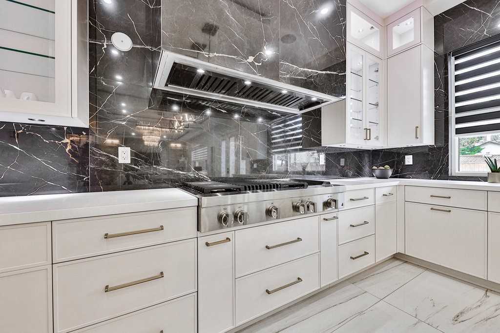 246 Edenbridge Dr