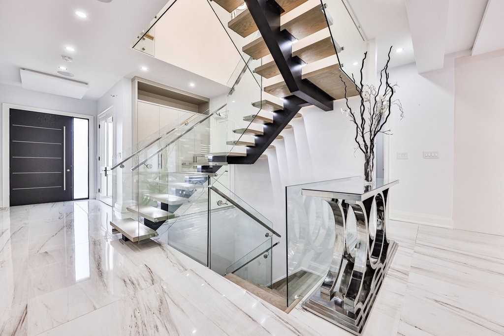 246 Edenbridge Dr