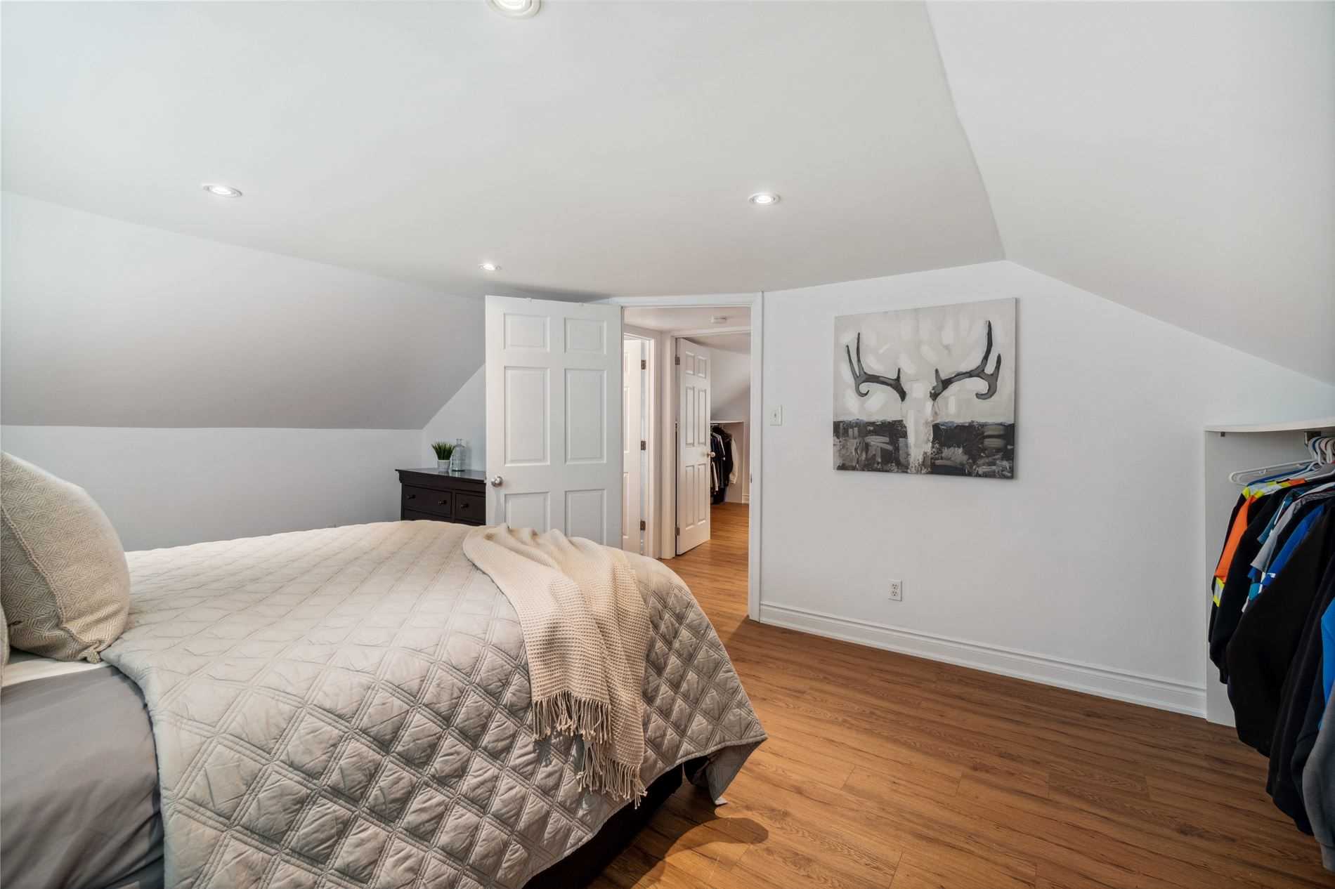Listing W5878181 - Large Photo # 26