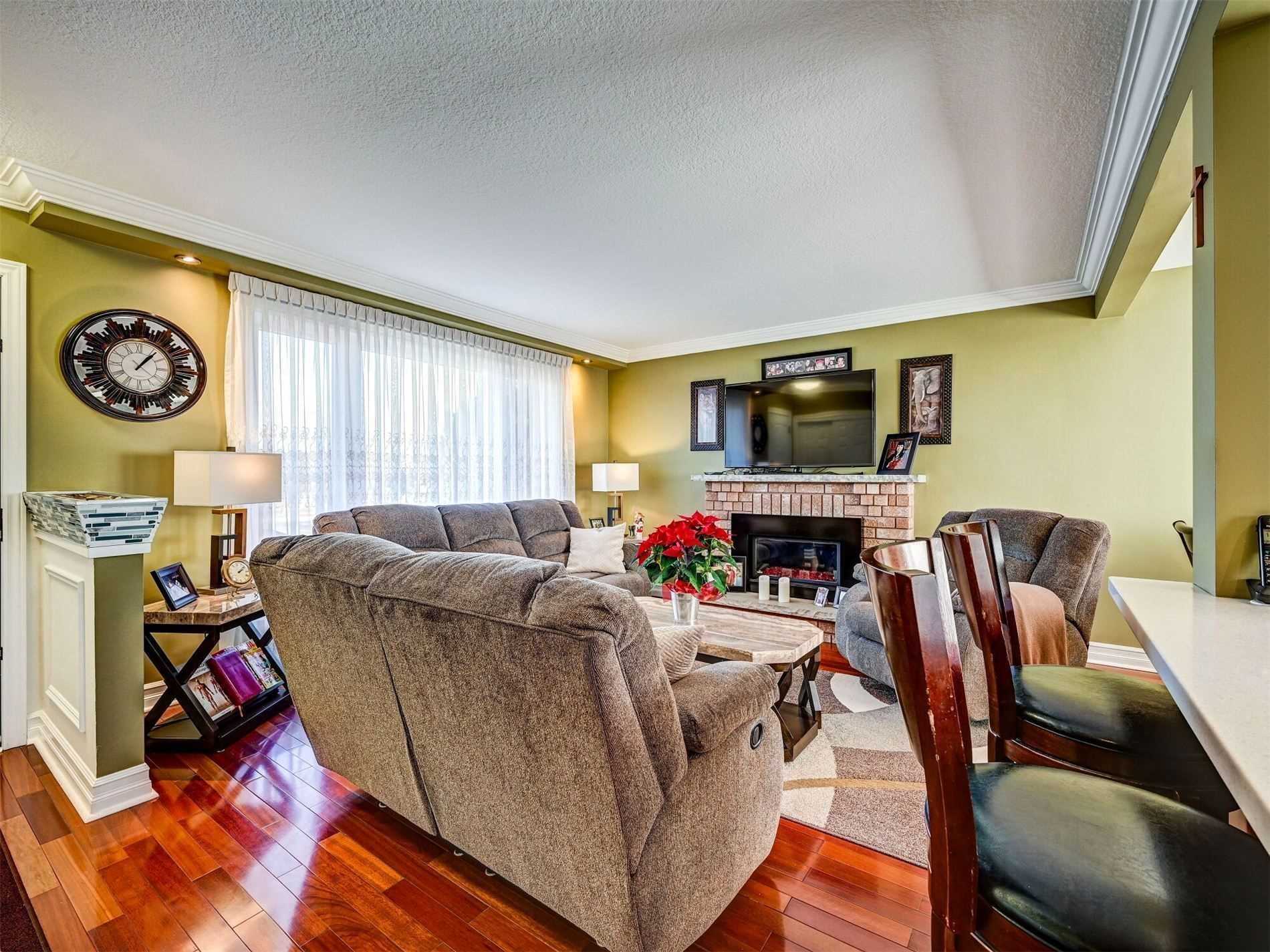 Listing W5878993 - Large Photo # 8