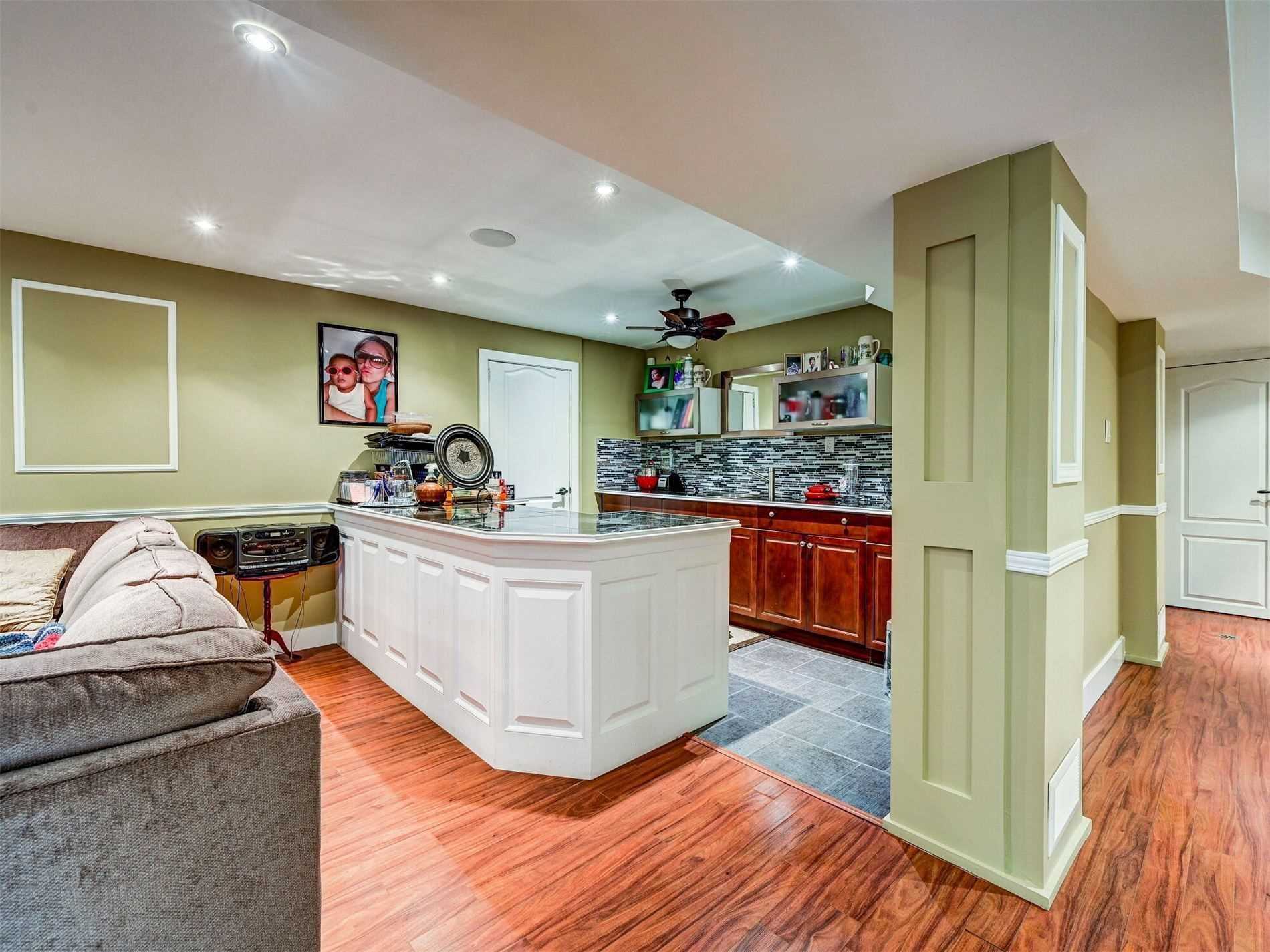 Listing W5878993 - Large Photo # 23