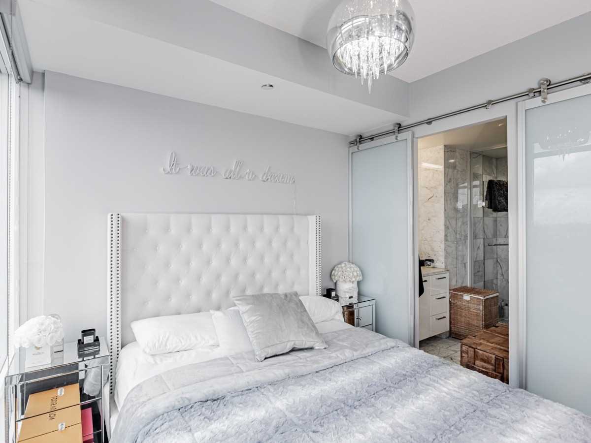 88 Park Lawn Rd, #2212