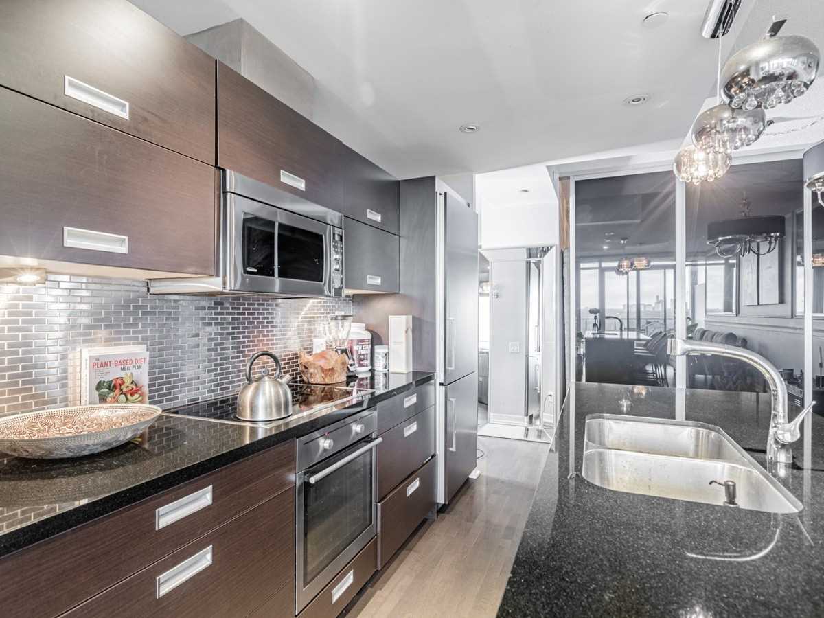 88 Park Lawn Rd, #2212