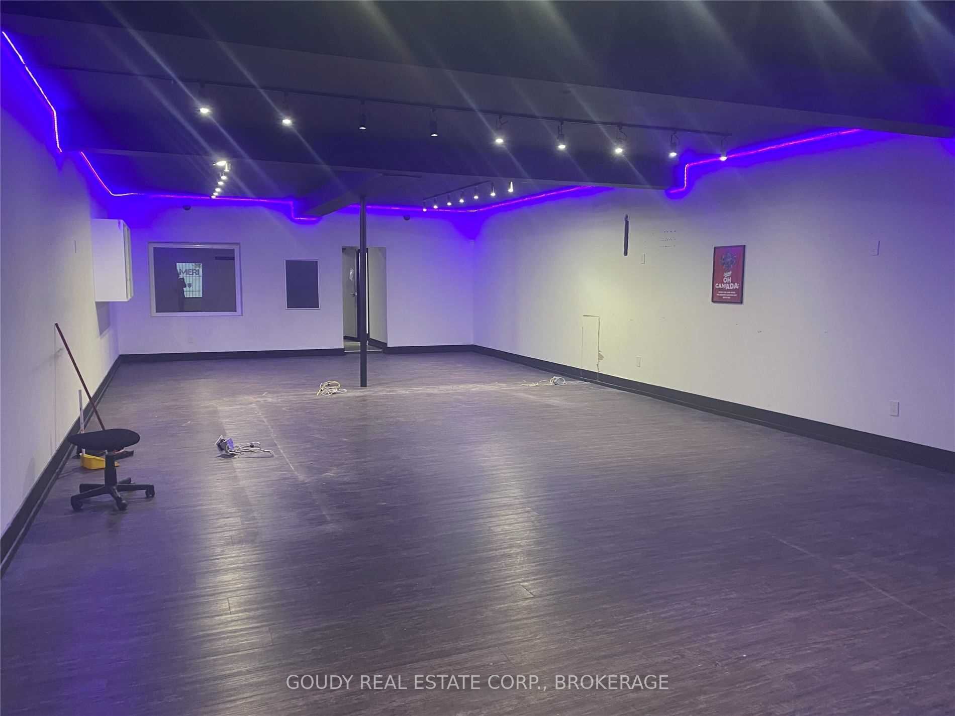 3683 Lake Shore Blvd W