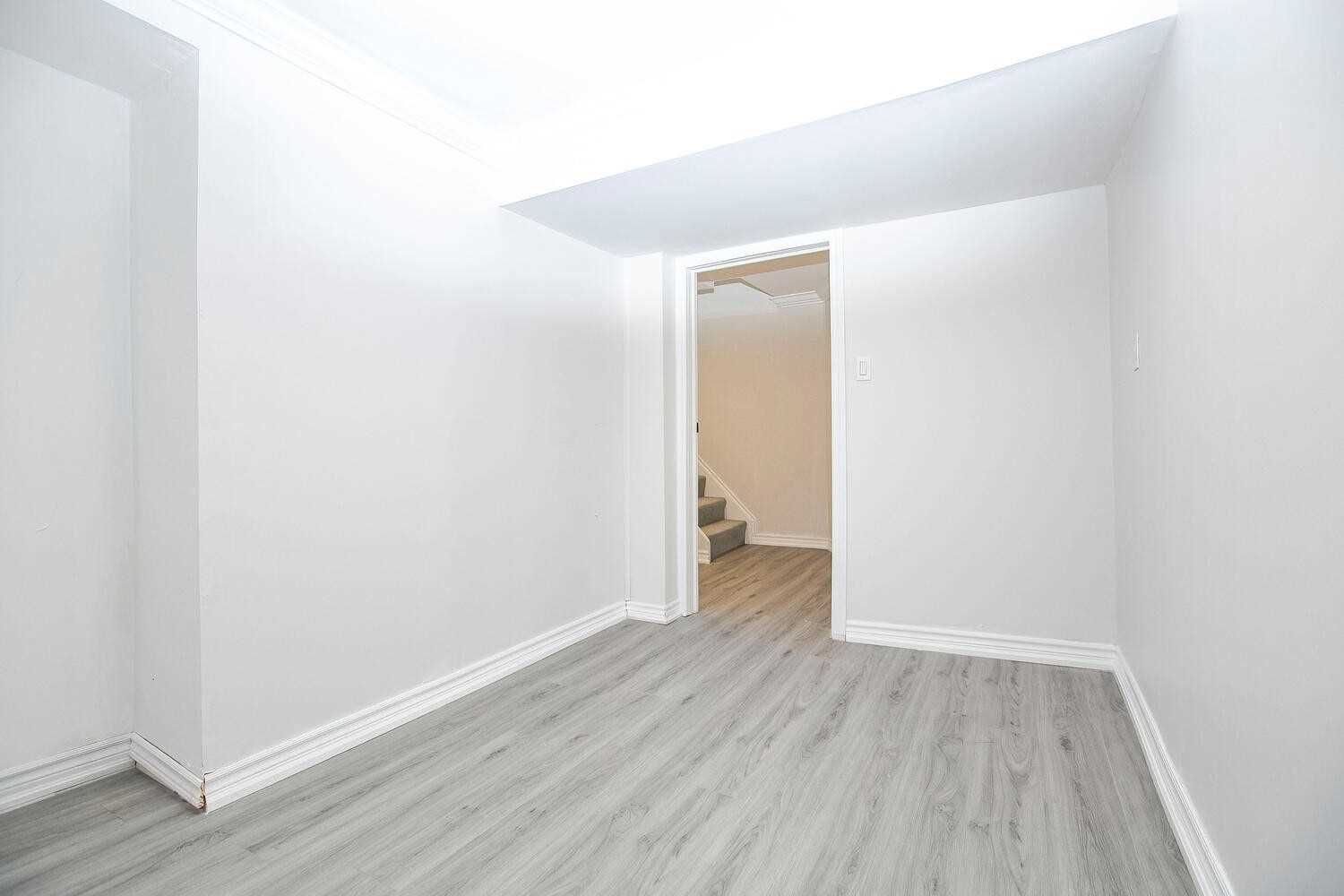 Listing W5879403 - Large Photo # 30
