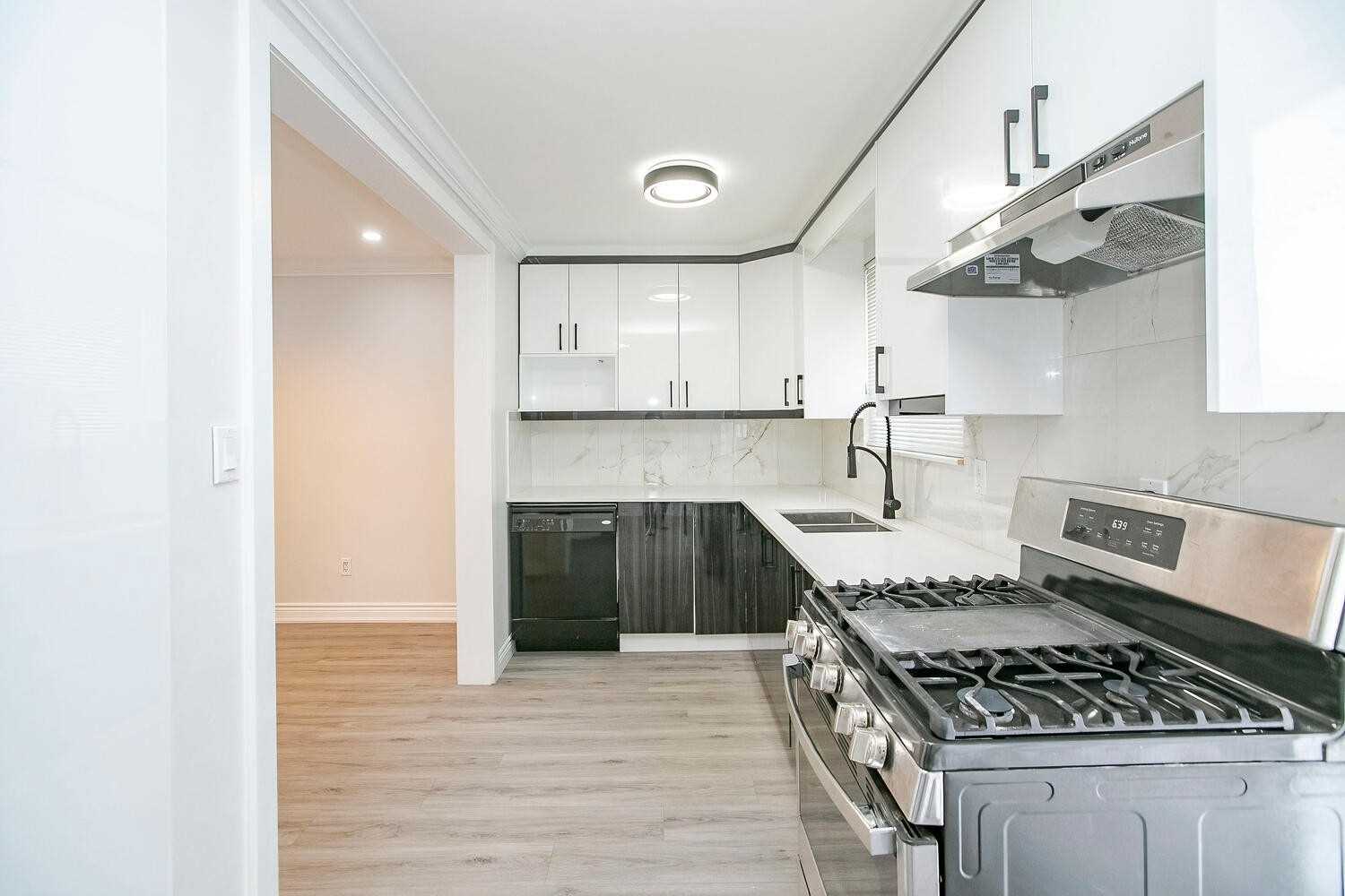 Listing W5879403 - Large Photo # 11