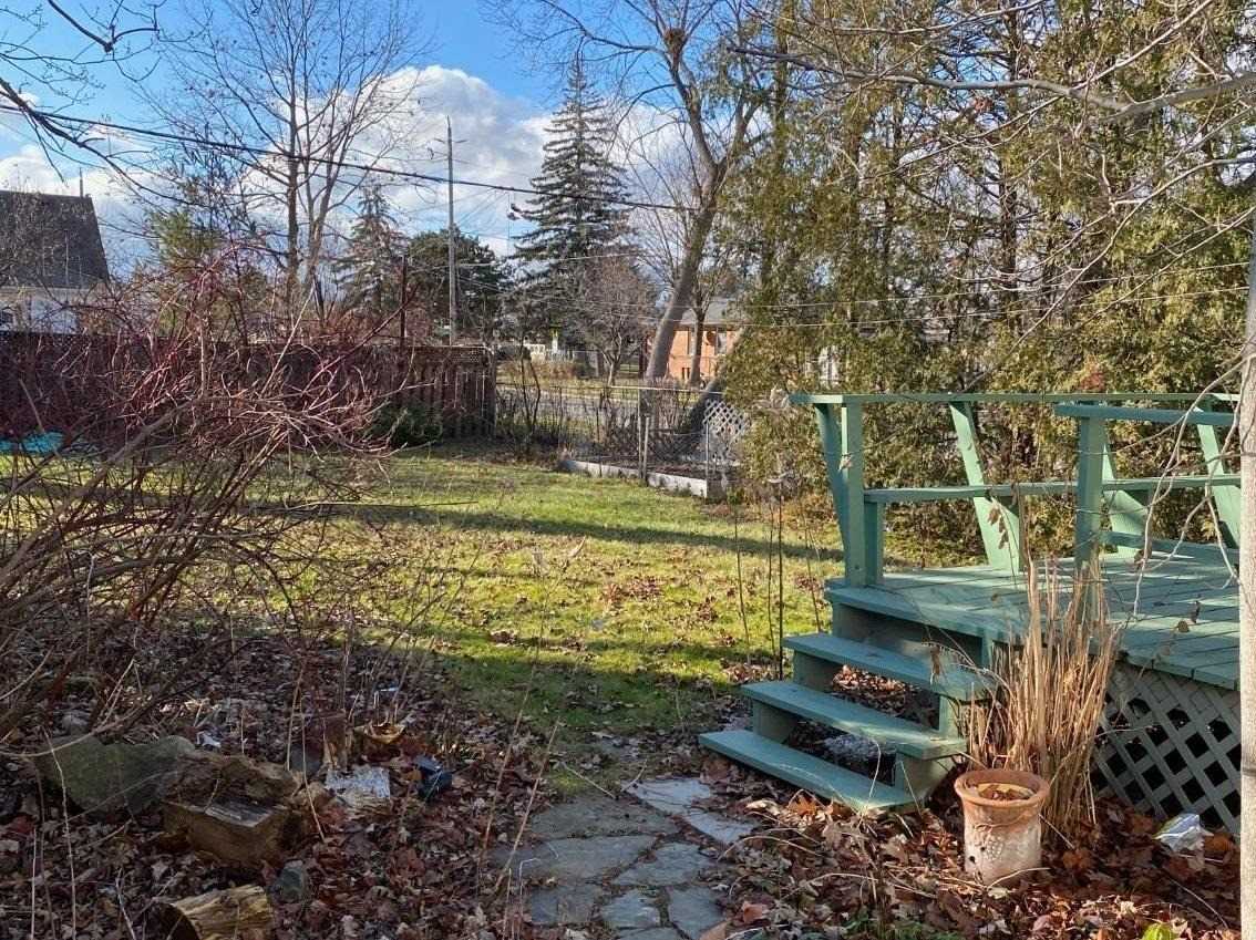 23 Pleasantview Avenue