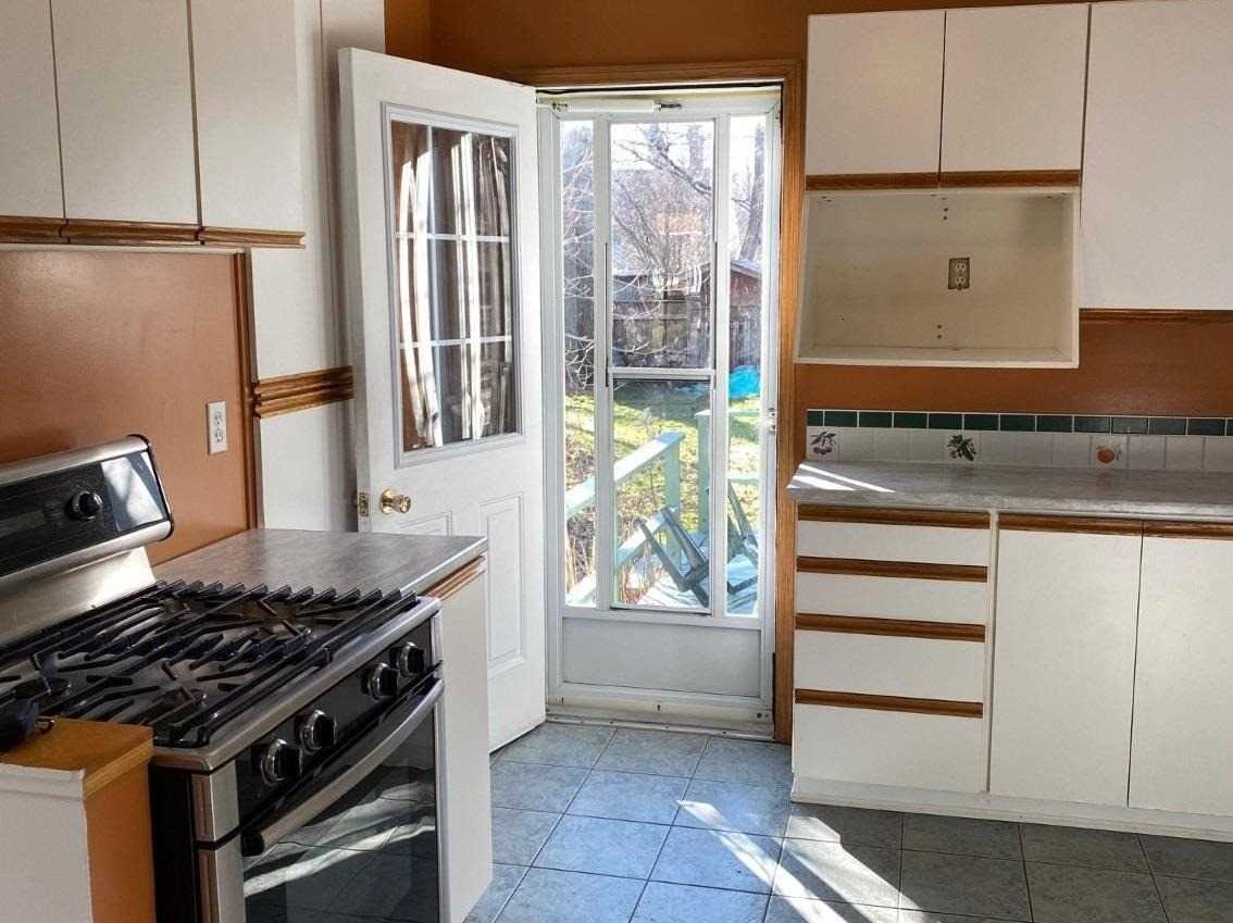 23 Pleasantview Avenue