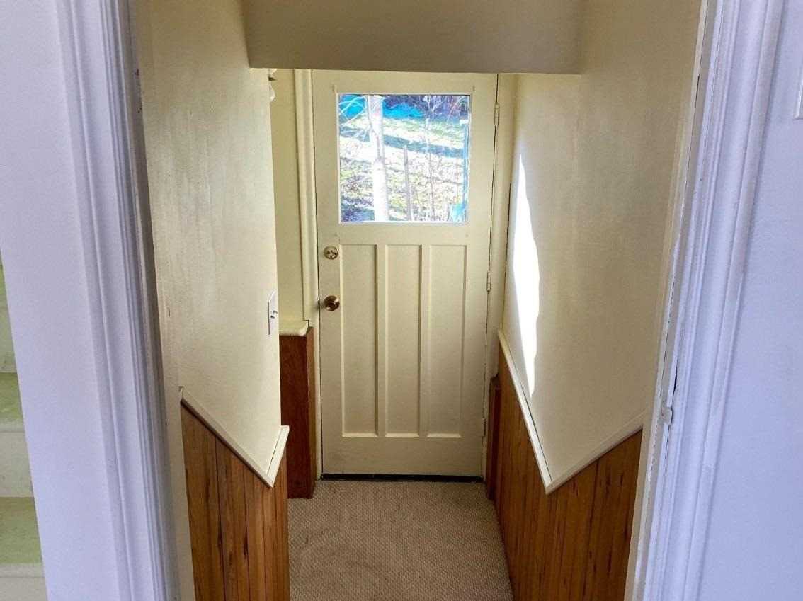 23 Pleasantview Avenue