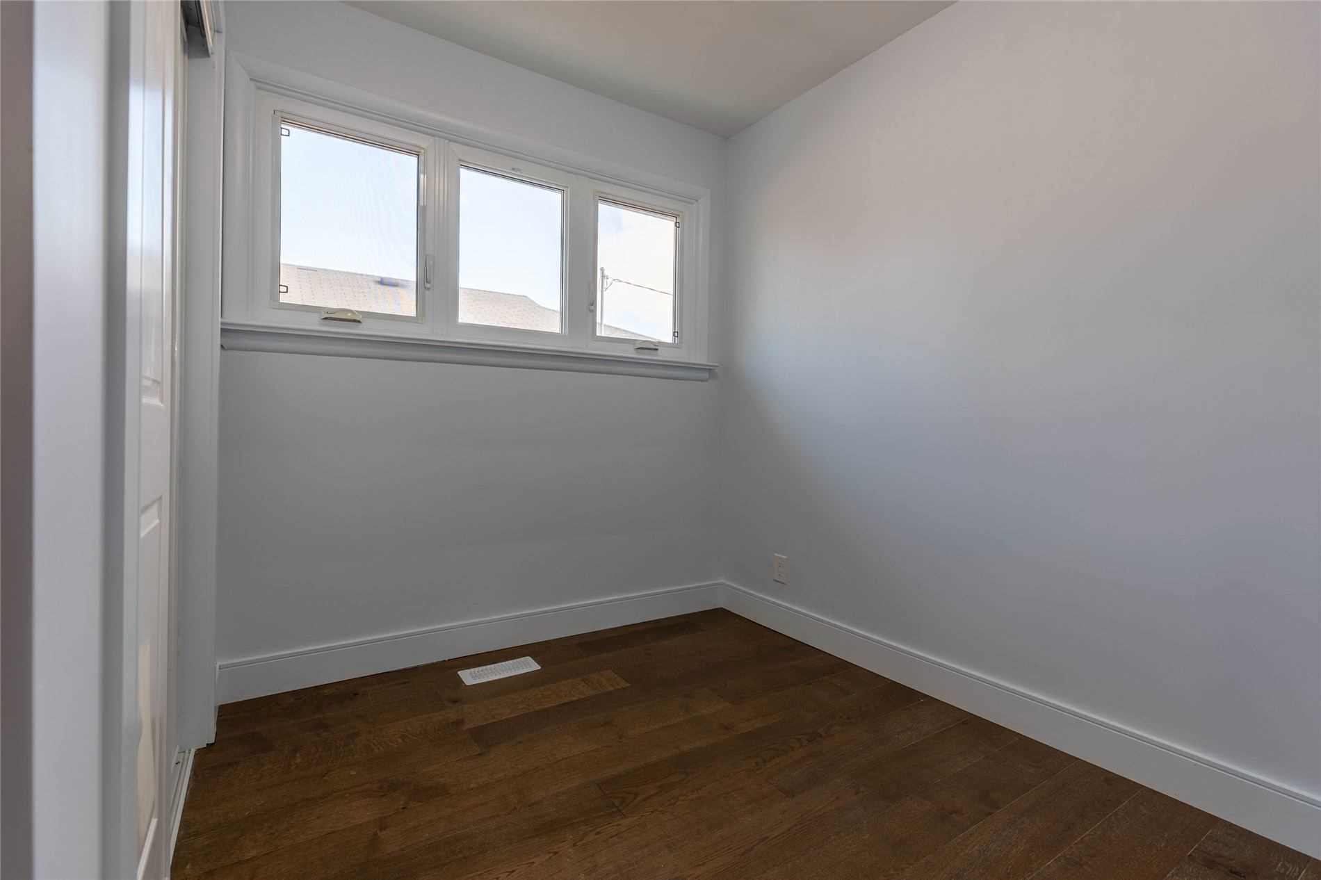 Listing W5879841 - Large Photo # 18