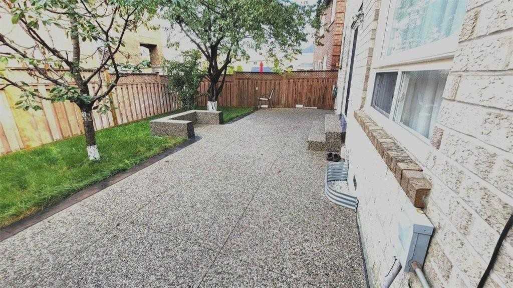 14 Trumpet Valley Blvd