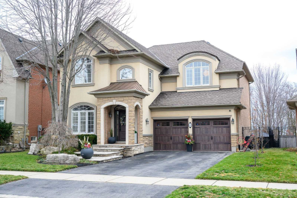 101 Spring Azure Cres, Oakville