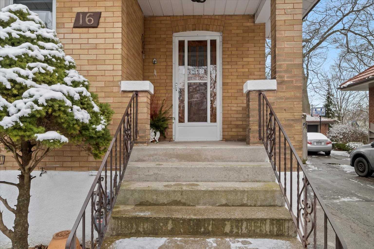 Listing W5880071 - Large Photo # 2
