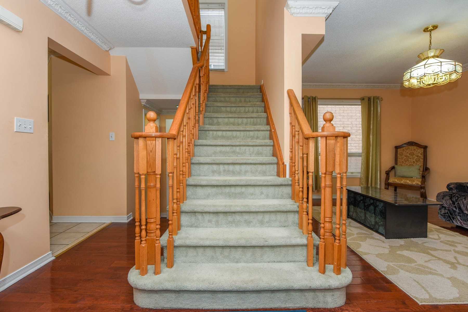 224 Richvale Dr S