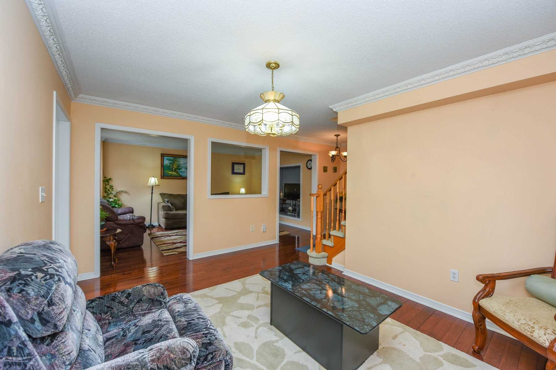224 Richvale Dr S