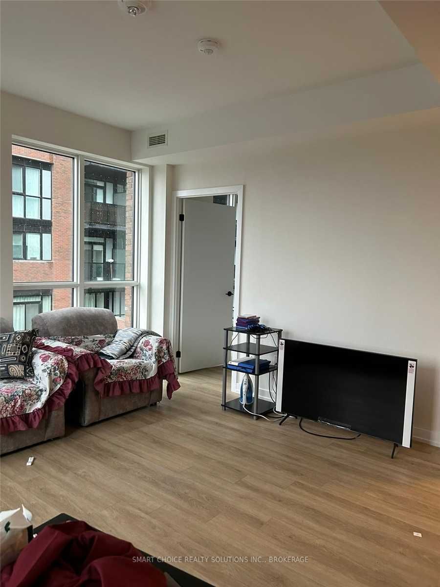 2300 St. Clair Ave. West Ally, #320