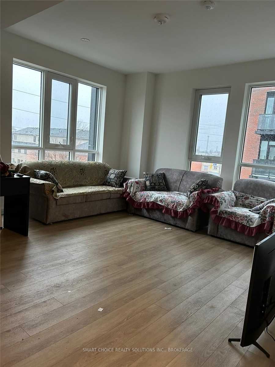 2300 St. Clair Ave. West Ally, #320
