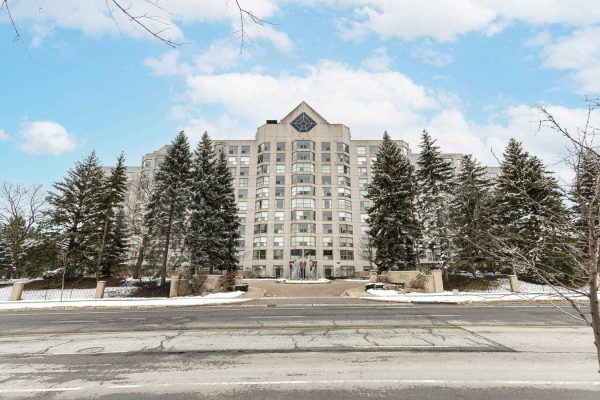 1700 The Collegeway, Mississauga