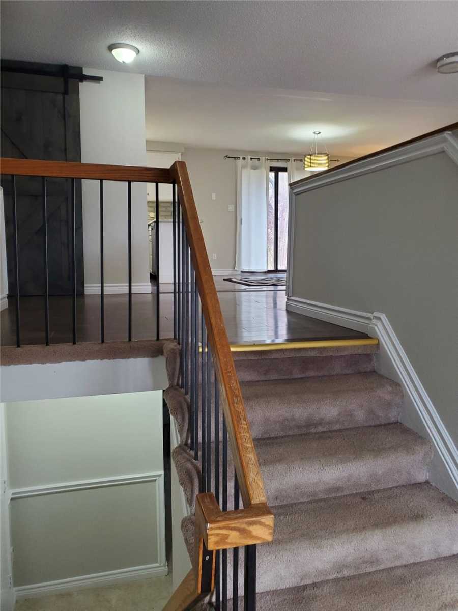 Listing W5881003 - Large Photo # 2