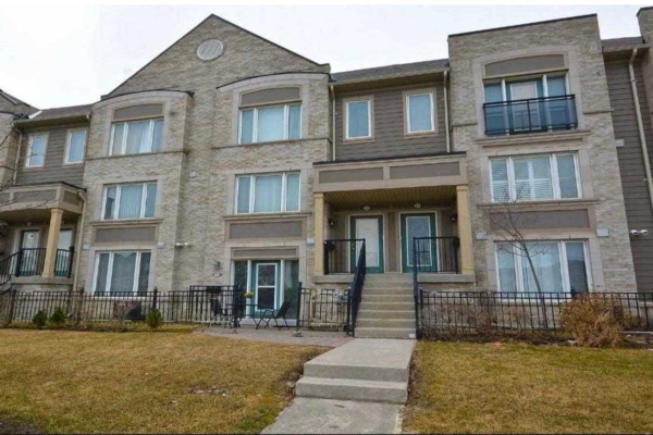 60 Fairwood Circ, Brampton
