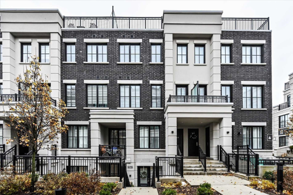 657 Cricklewood Dr, Mississauga
