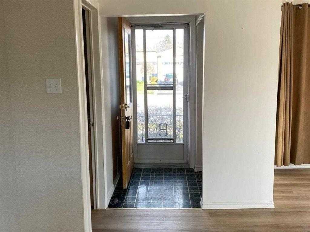 23 Pleasantview Avenue